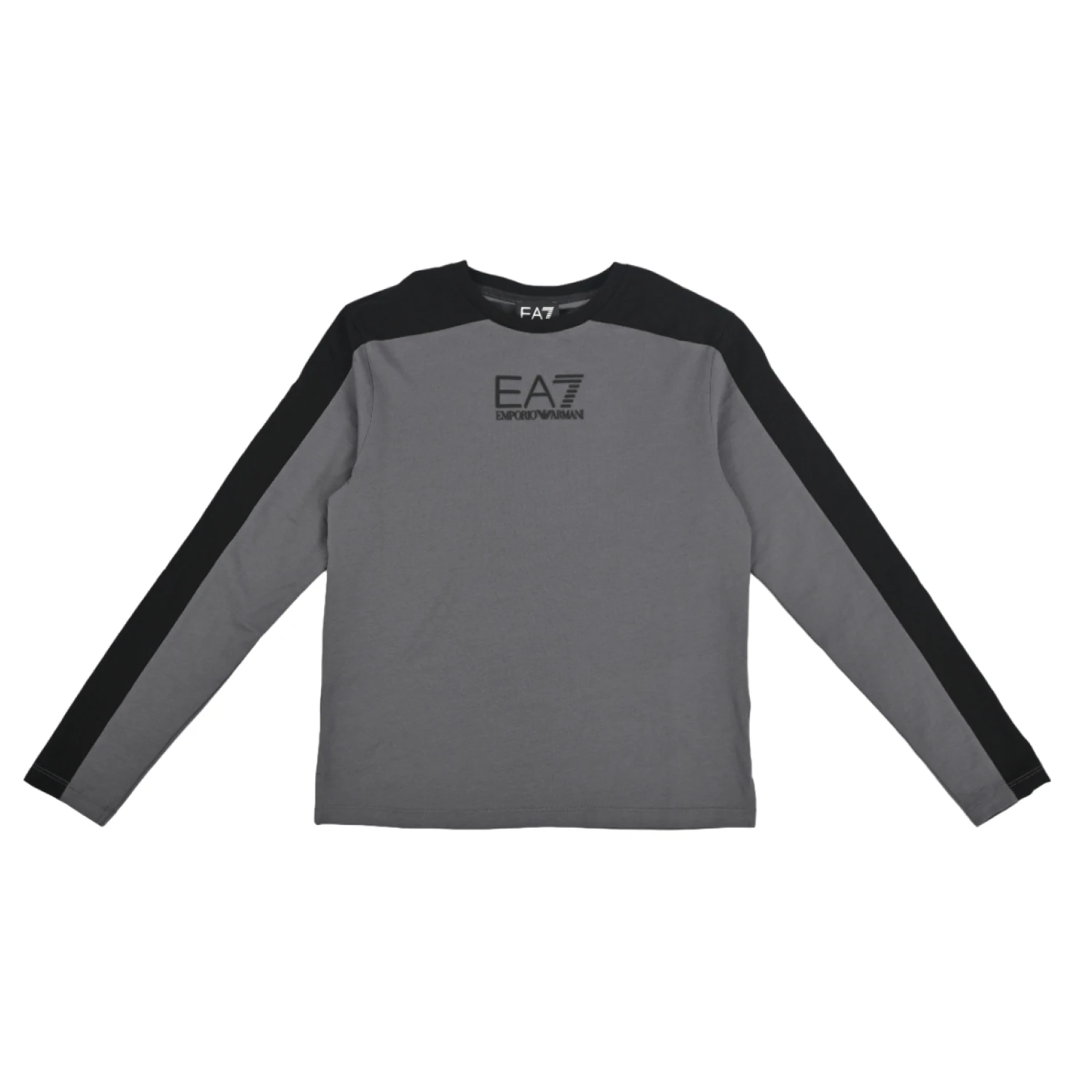 Rus pornosini tomosha qiling: Yigit ozining eng yaxshi dostining onasini sikadi.