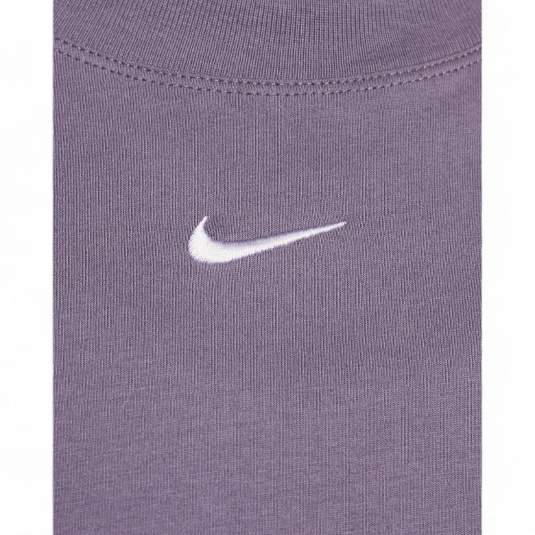 Футболка Nike Sportswear Essential 4