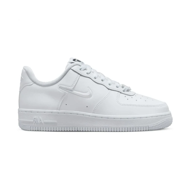 Кроссовки Nike Air Force 1 Low 07 Se