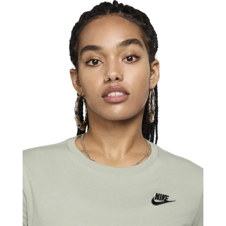 Футболка Nike Sportswear Club Essentials 2
