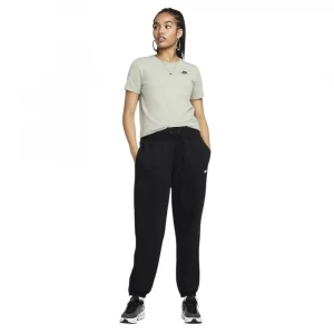 Футболка Nike Sportswear Club Essentials 3