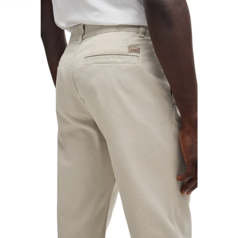 Relaxed-fit Chinos 3