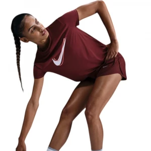 Nike One Swoosh Futbolkasi 2
