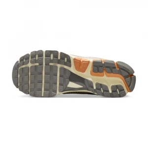Кроссовки Nike Zoom Vomero 5 4