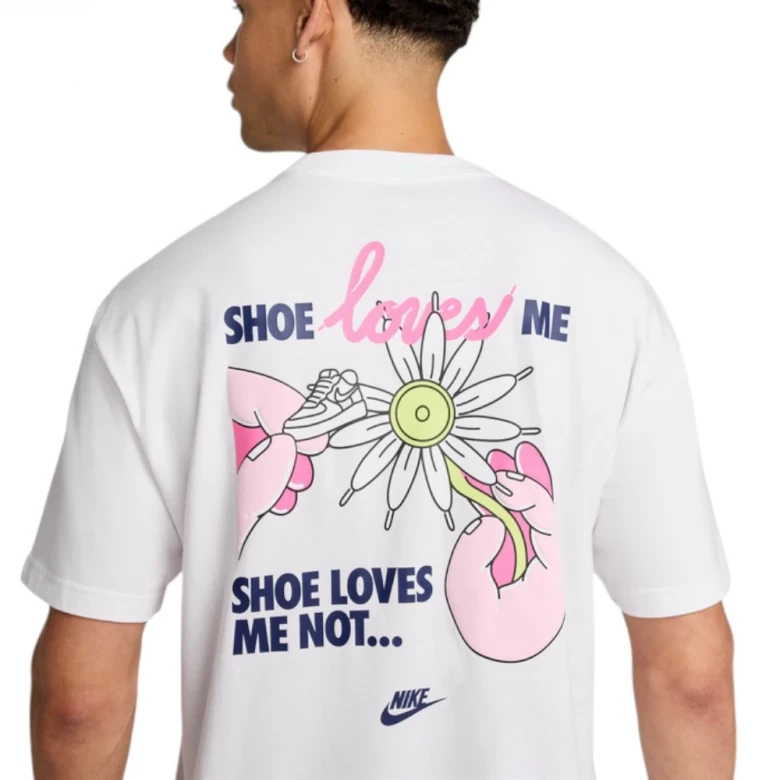 Nike Sportswear Futbolkasi 1