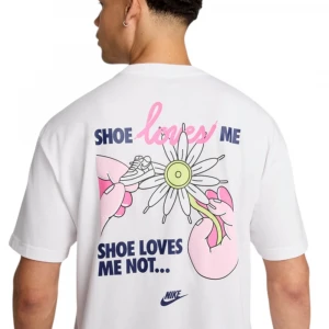 Nike Sportswear Futbolkasi 1