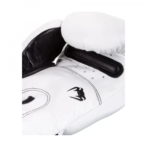 Перчатки боксерские Venum Giant 3.0 Boxing Gloves - Nappa Leather 1