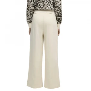 Wardrobe Ess Relaxed 1