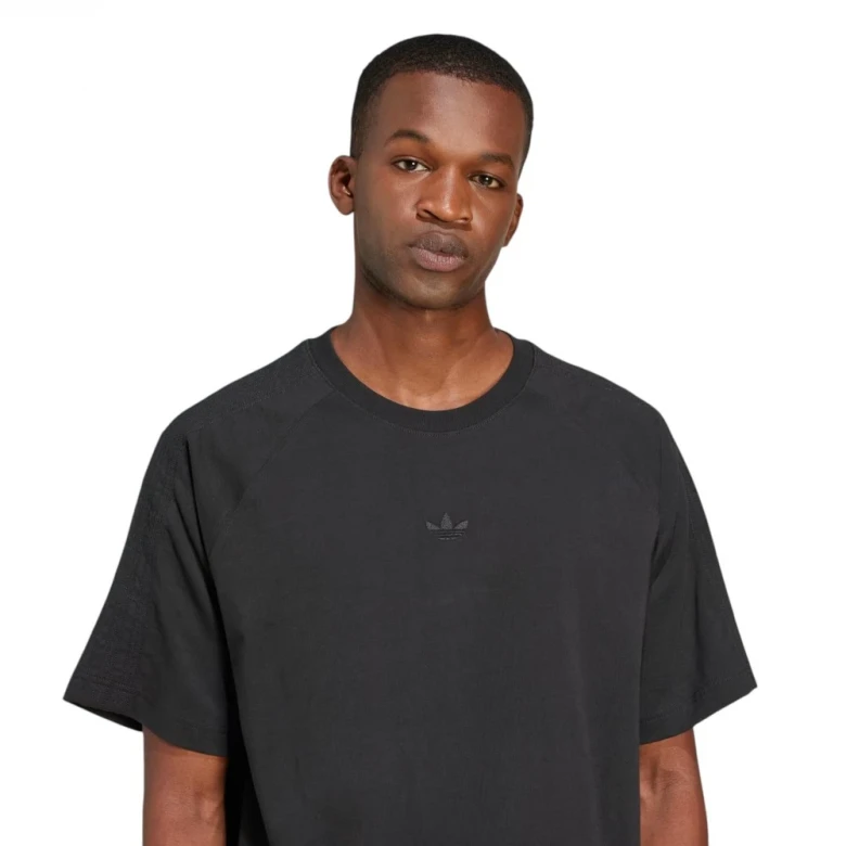 Adidas Premium Essentials Futbolkasi 3
