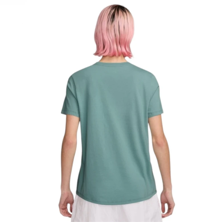 Sportswear Essentials 1