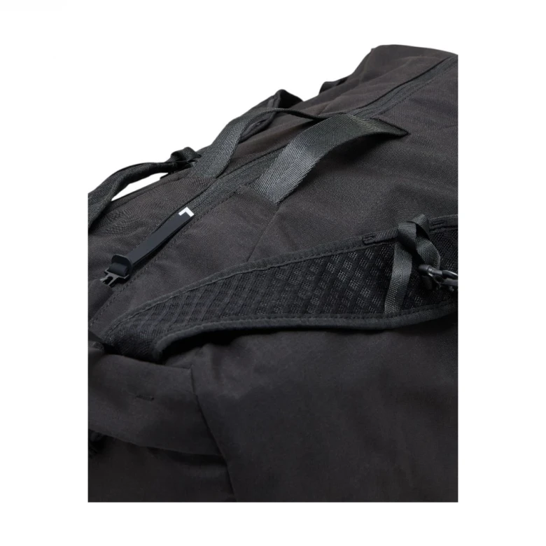 EA7 Emporio Armani Train Ventus7 U Gym Bag Ryukzagi 4