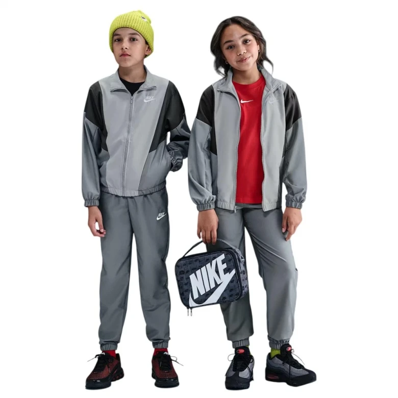 Nike Sportswear Kostyumi