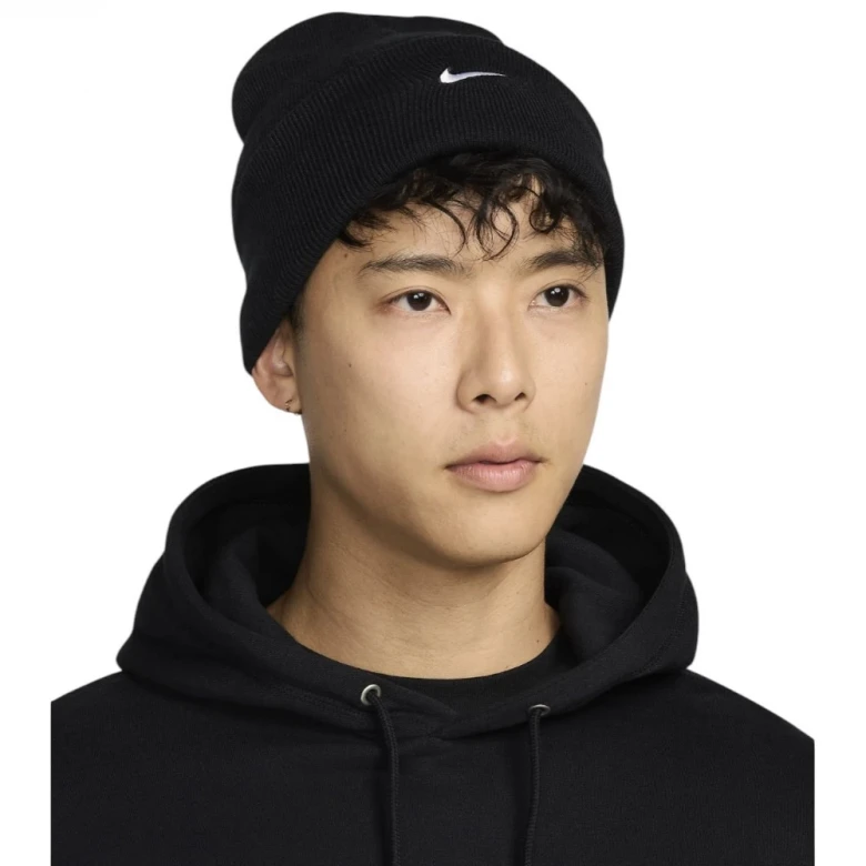 Шапка Nike Peak Swoosh Beanie 3