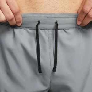 Nike Challenger Shortilari 5