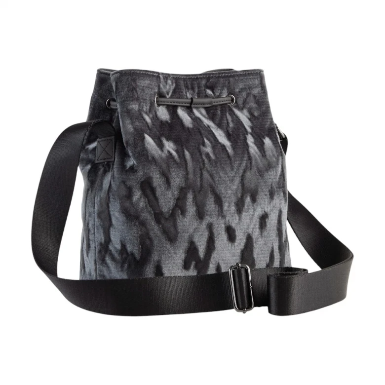 Сумка Puma Plush Bucket Bag 1