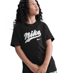 Футболка Nike Sportswear