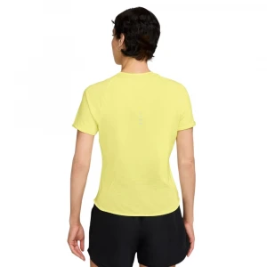 Футболка Nike Dri-FIT Swift 1