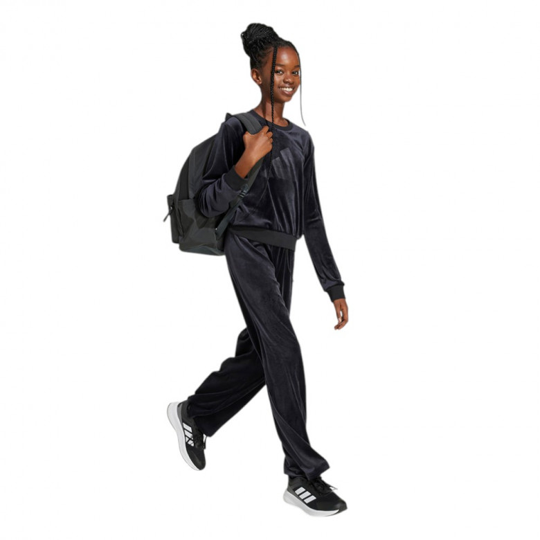 Sportswear Essentials 4