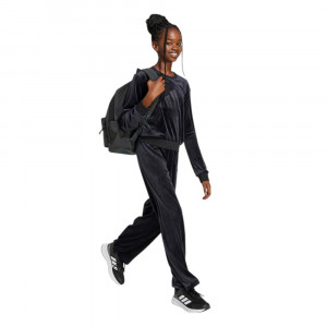 Sportswear Essentials 4