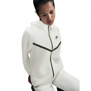 Sportswear Tech Fleece Windrunner 4