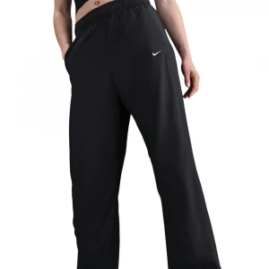 Sportswear Classic Mid-Rise Open-Hem Pants 3