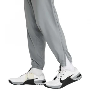Form Men's Dri-FIT Tapered Versatile Trousers 3