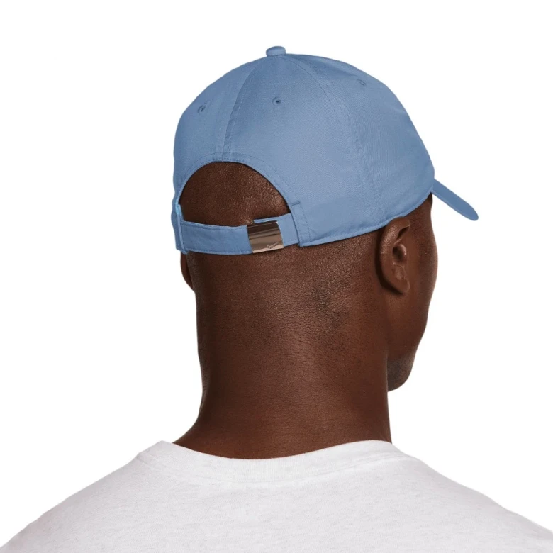 Dri-FIT Club Unstructured Metal Swoosh Cap 1