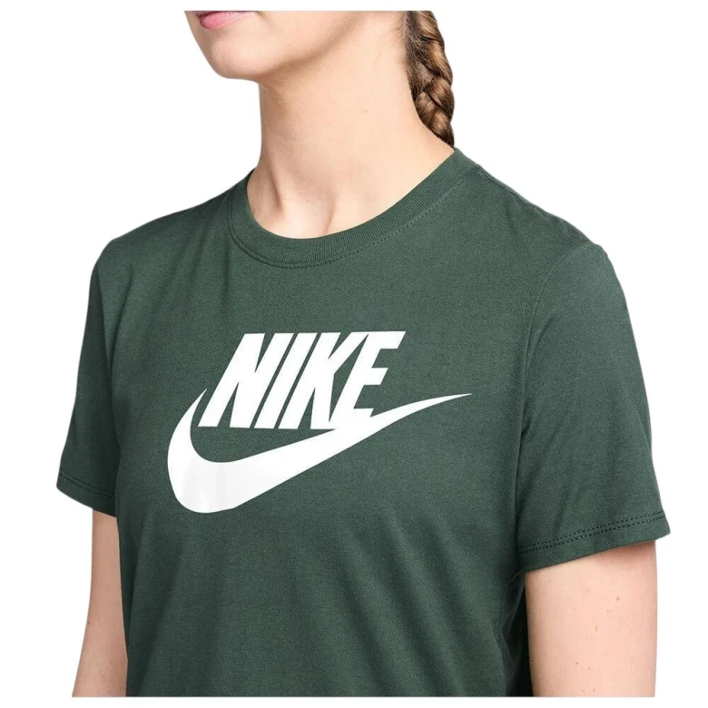 Sportswear Essentials 2