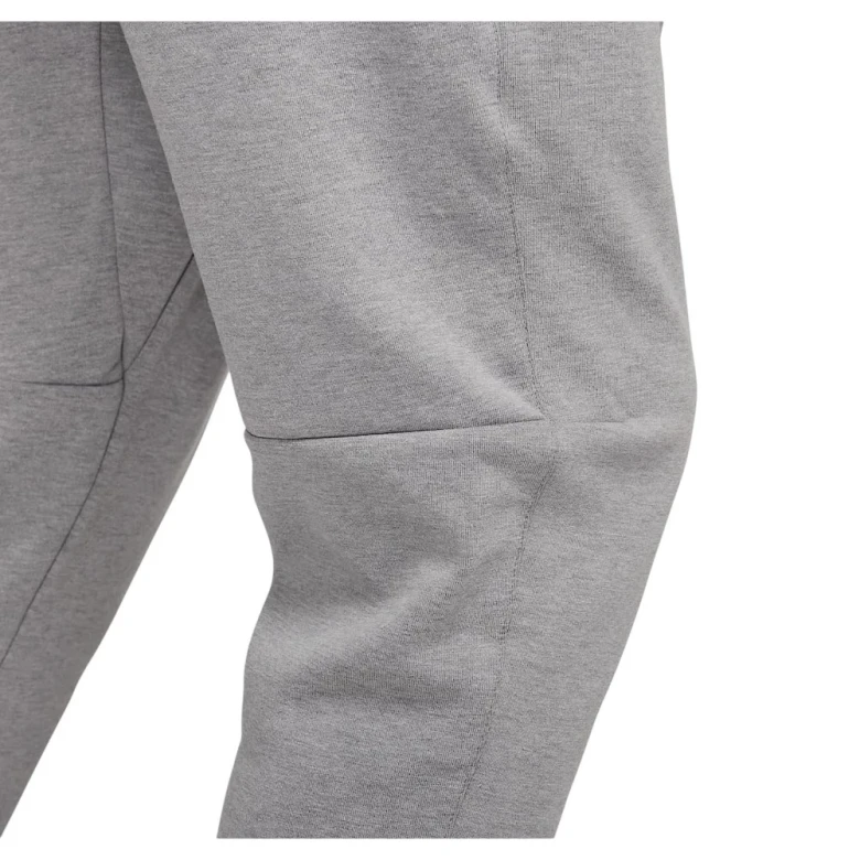 Sportswear Tech Essentials 5