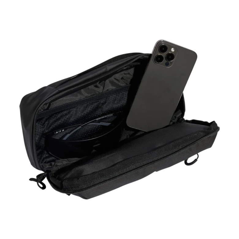 Mercedes - Amg Petronas Formula 1 Engineers & Marketing Waistbag 4