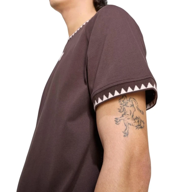 Chest Stripes Engineered Collar 3