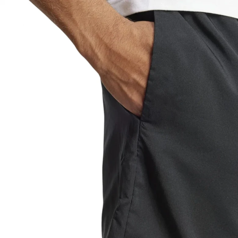 Essentials Small Logo Chelsea 3