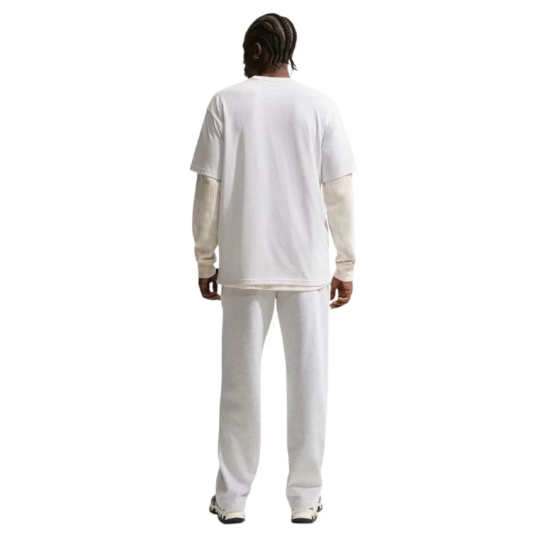 Sportswear Premium Essentials 4