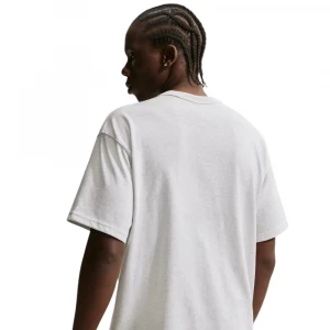 Sportswear Premium Essentials 1