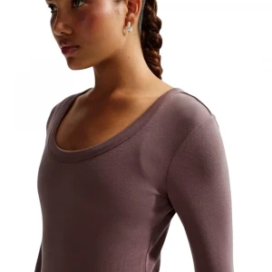 Sportswear Chill Knit 1