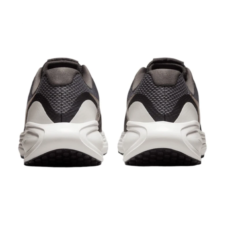 Revolution 8 Running 3