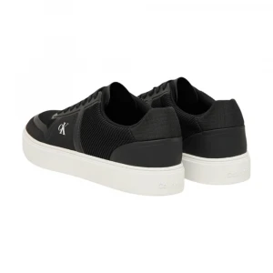 Classic Cups Laceup Knit 2