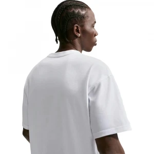 M Nsw Tee Lse Prem Ess Sust 2