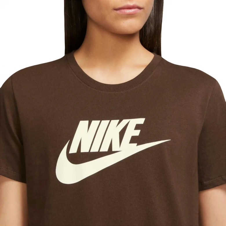 Sportswear Essentials 1