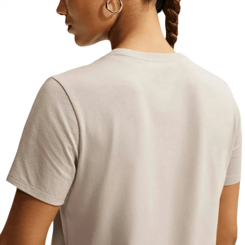 Sportswear Essentials 2