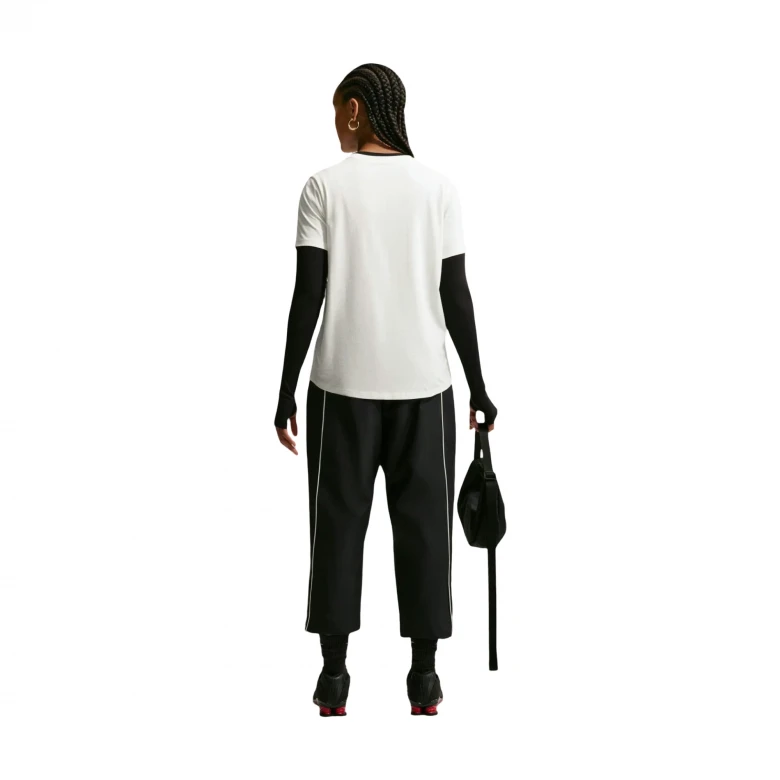Sportswear Essentials 3