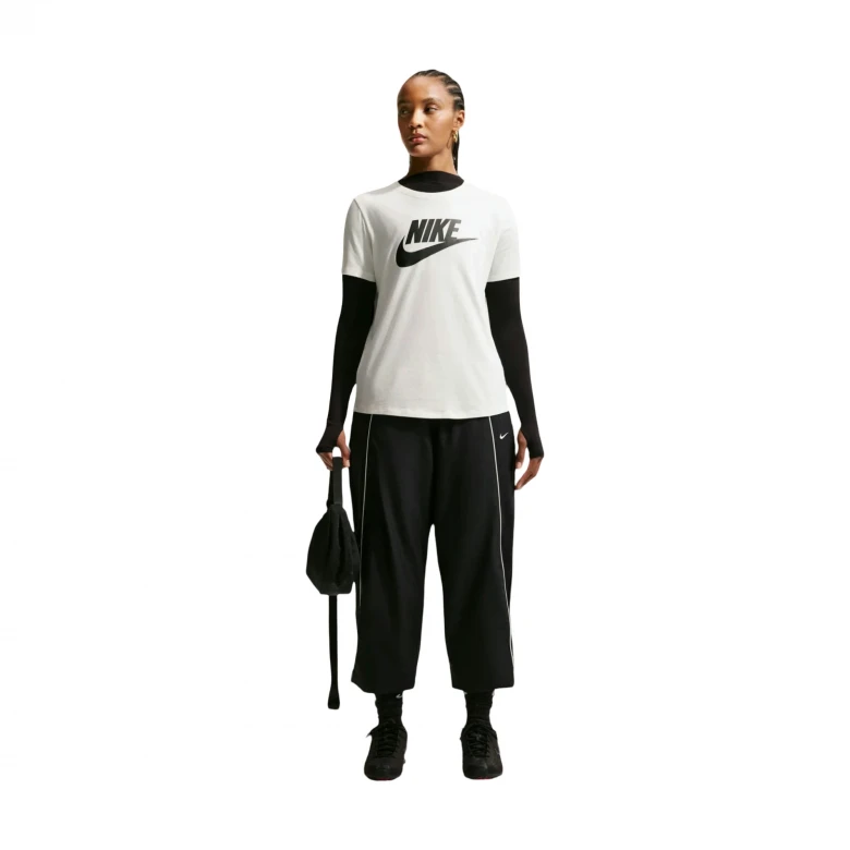 Sportswear Essentials 2