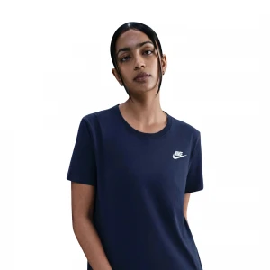Sportswear Club Essentials