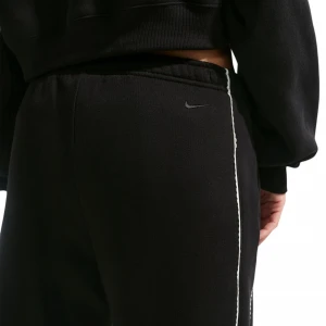 Studio Fleece 4