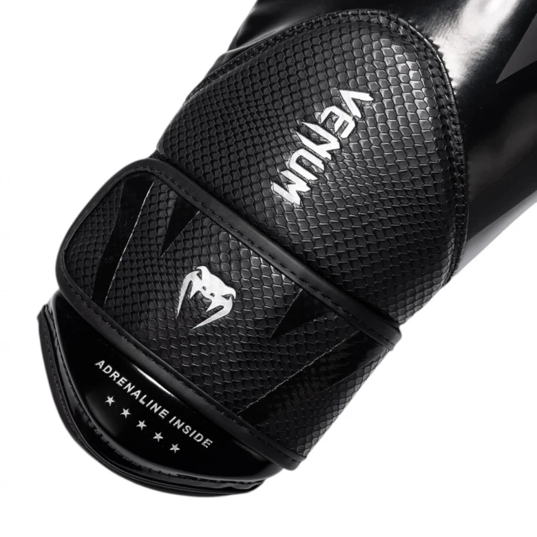 Challenger 4.0 Scales Boxing Gloves 1