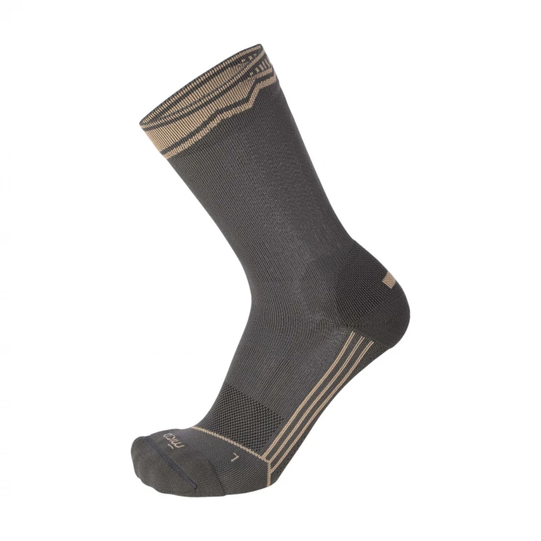 Medium Weight Extra Dry Crew Trek Socks