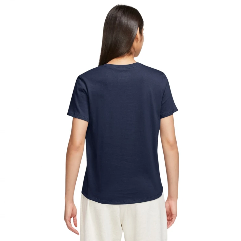 Sportswear Essentials 2
