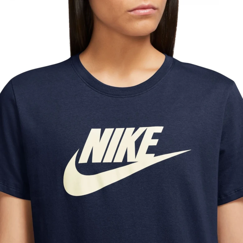 Sportswear Essentials 1